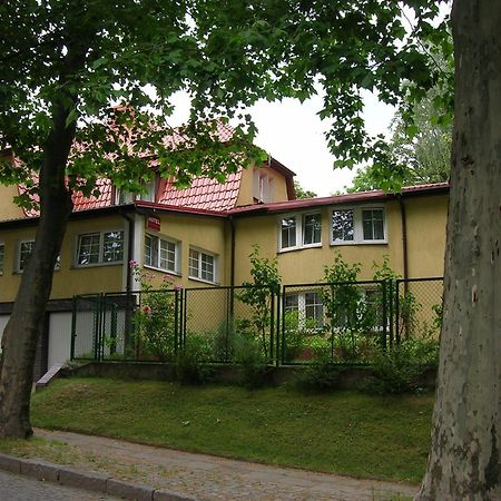 Hotel Pod Platanami Тшебница Экстерьер фото